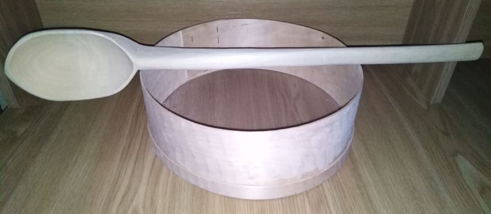 Різний посуд для дачі, села