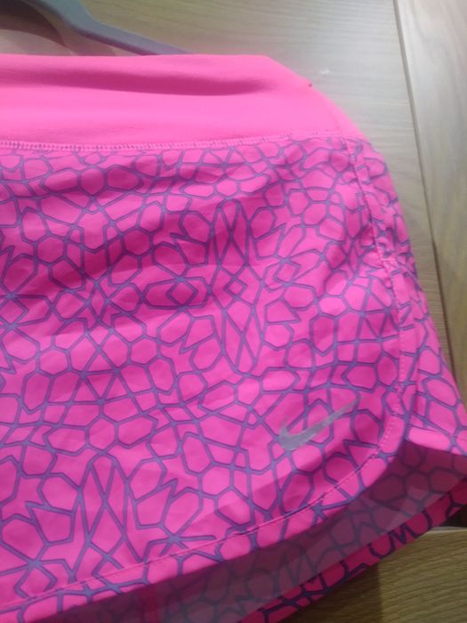 Świetne spodenki sportowe rozm S/L Nike