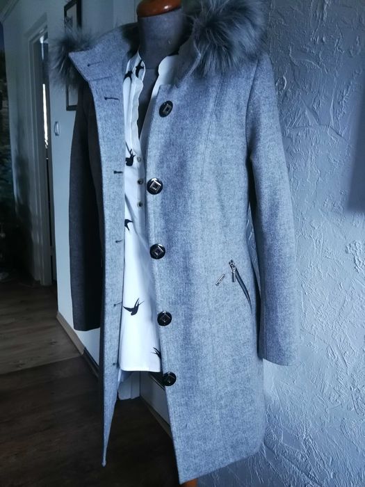 Plaszcz z kapturem futerko