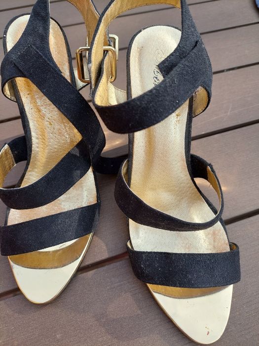 Buty damskie z koturnem