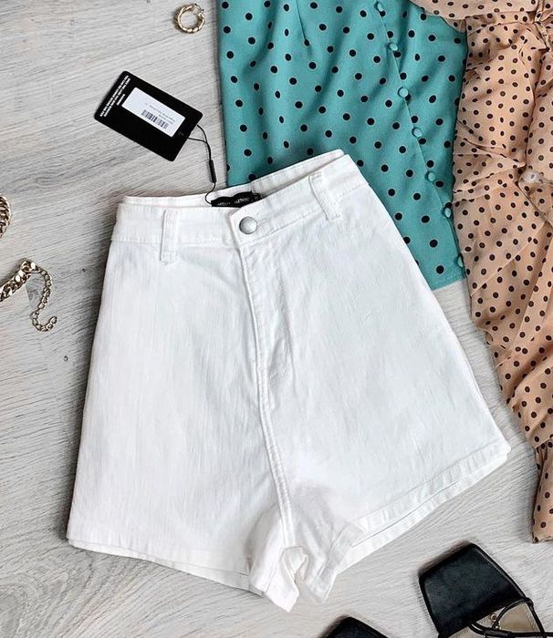 Білі джинсові шорти на високій посадці
