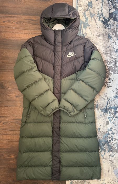 Пальто NIKE.
