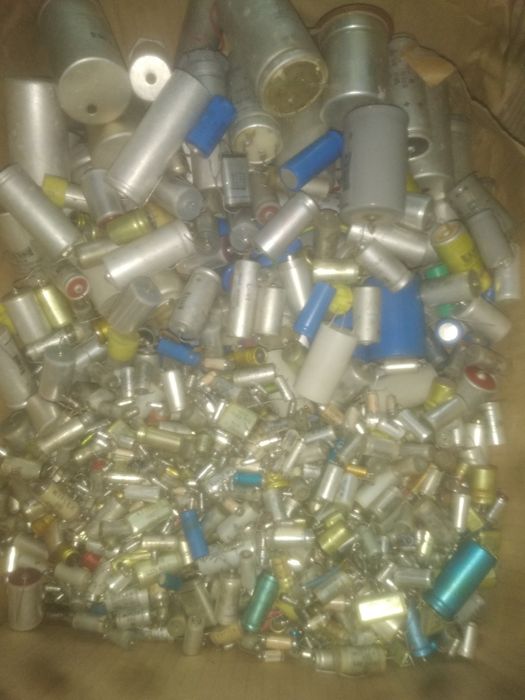 Kondensatory, tranzystory itp. stara elektronika. Duża kolekcja