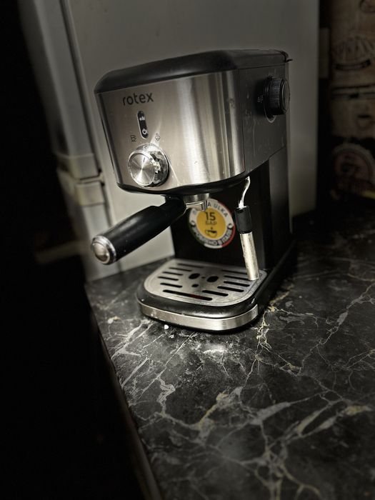 Продам кофемашину   ROTEX RCM650-S Good