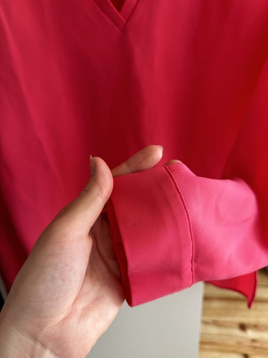 Różowa koszula z dekoltem w serek Zara