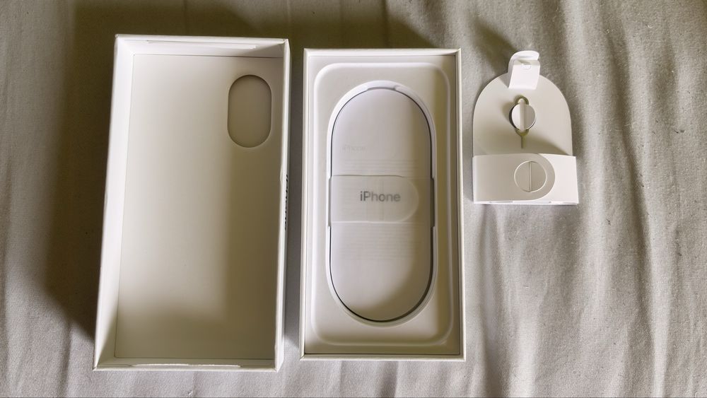 Pudełko do iPhone 16 oryginał