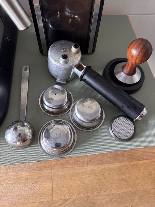 Delonghi EC685 e Moinho de cafe Delonghi KG89