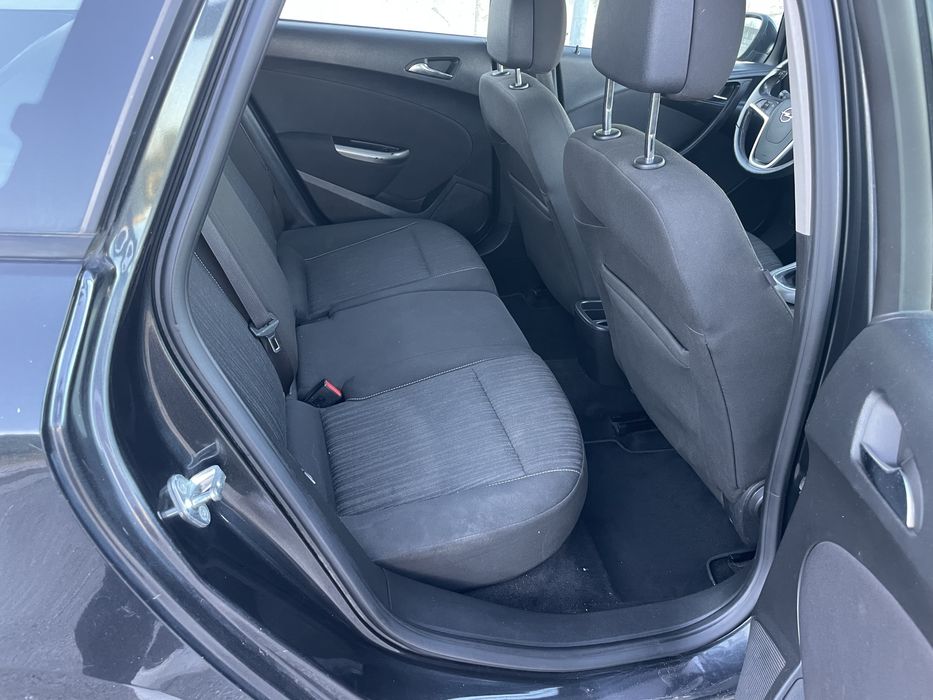 Opel Astra 1.3 CDTi Sports Tourer 2012