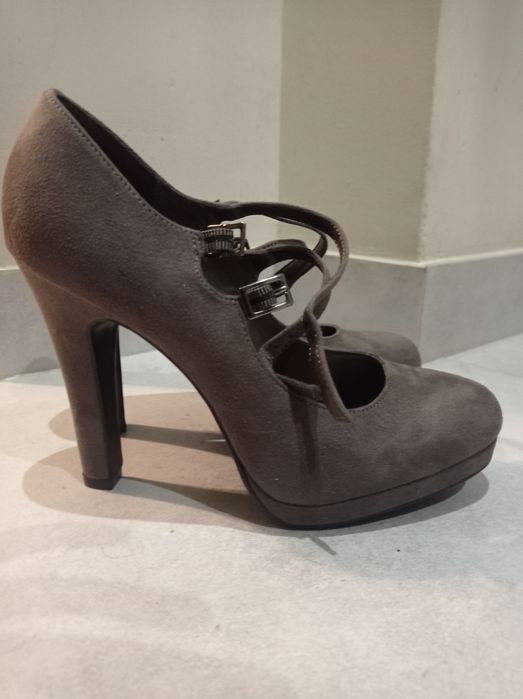 Buty na obcasie Graceland 39