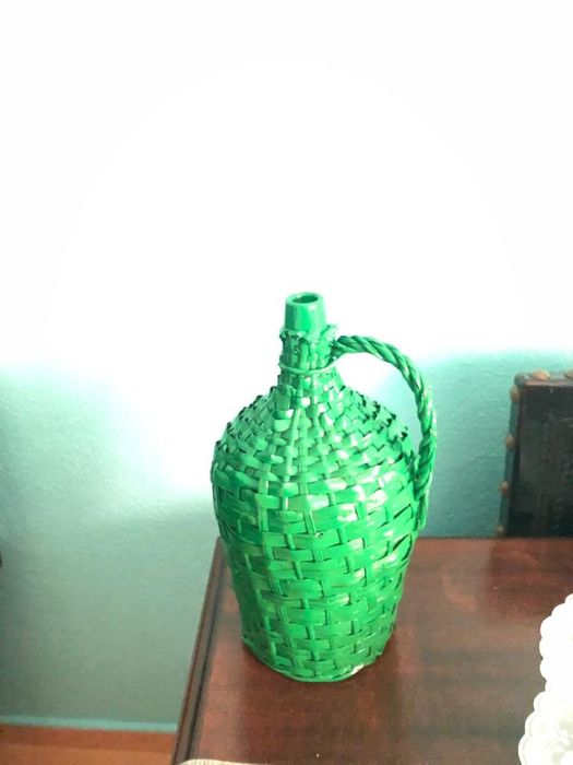 Garrafões empalhados