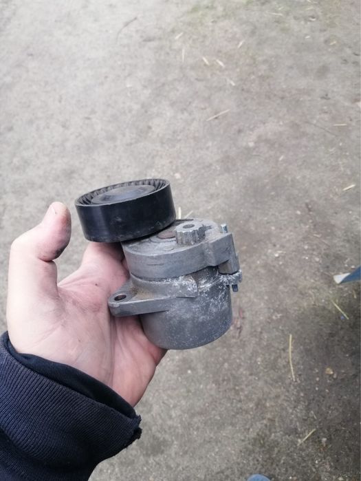 Ролик натяжний Mercedes