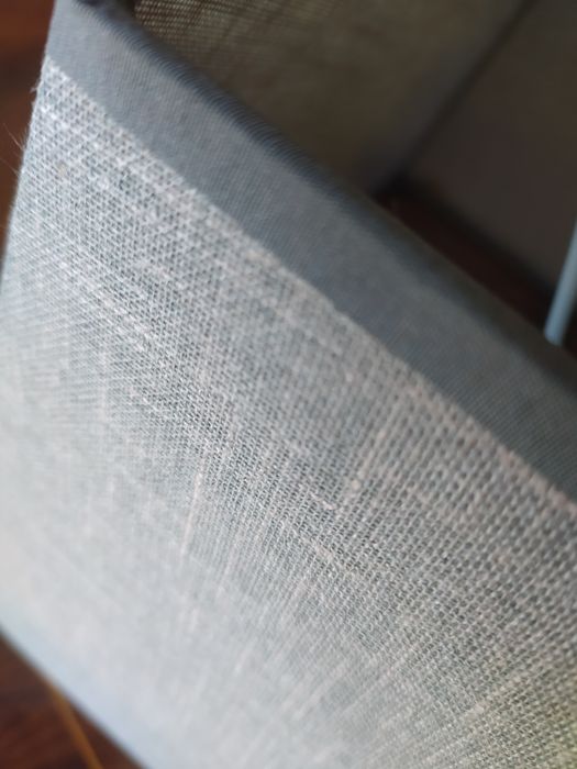 Abajur castanho de base quadrada