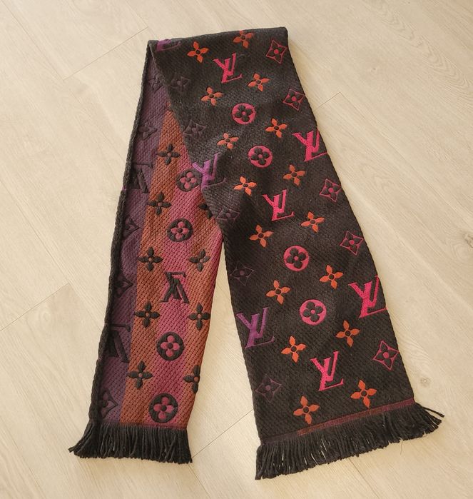 Louis Vuitton szalik gruby frędzle czarny logowany