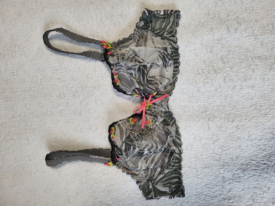 Бюстгальтер сіточкою