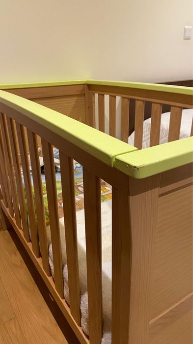 Cama de bebe usada da Trama e colchāo gratis