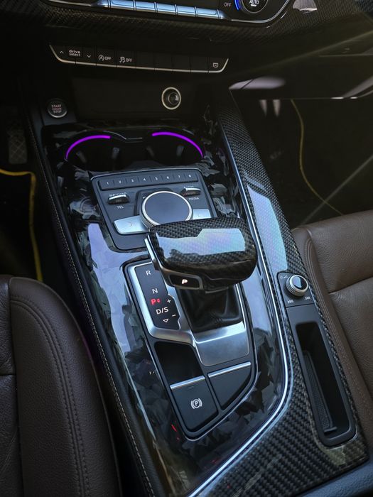 Накладка центральної консолі верхня для Audi A4,S4 2016-2019