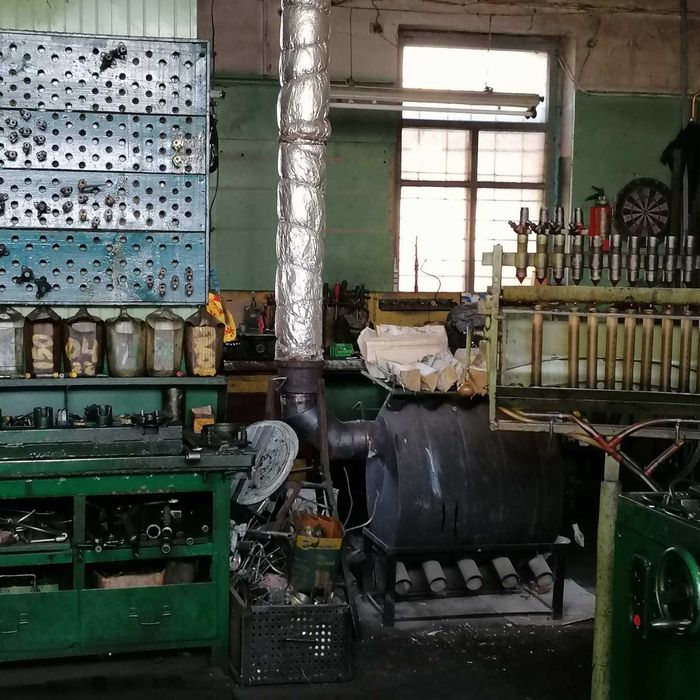 Продам  виробничо складськi примiщення Пр-т Миру 243. м.Чернiгiв