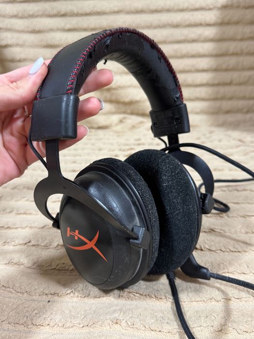 Ігрові навушники з мікрофоном