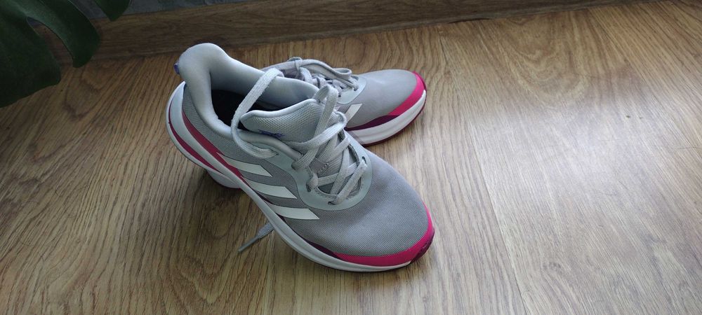 Buty młodzieżowe adidas