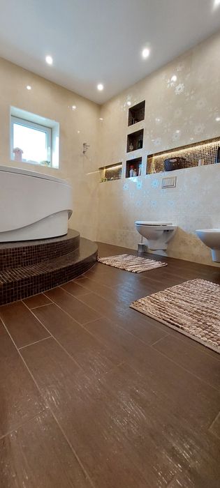 Аренда  уютного  дома  в кооперативе  , 5 соток  , 170м , море , парк