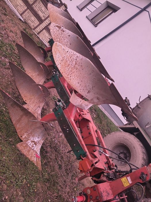 Pług  kverneland na resorze ed 85 ed 100
