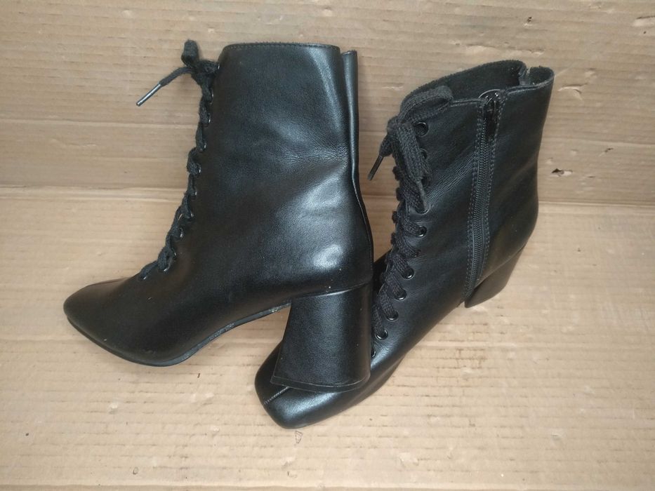 Ботильйони Sinsay чорні р. 38