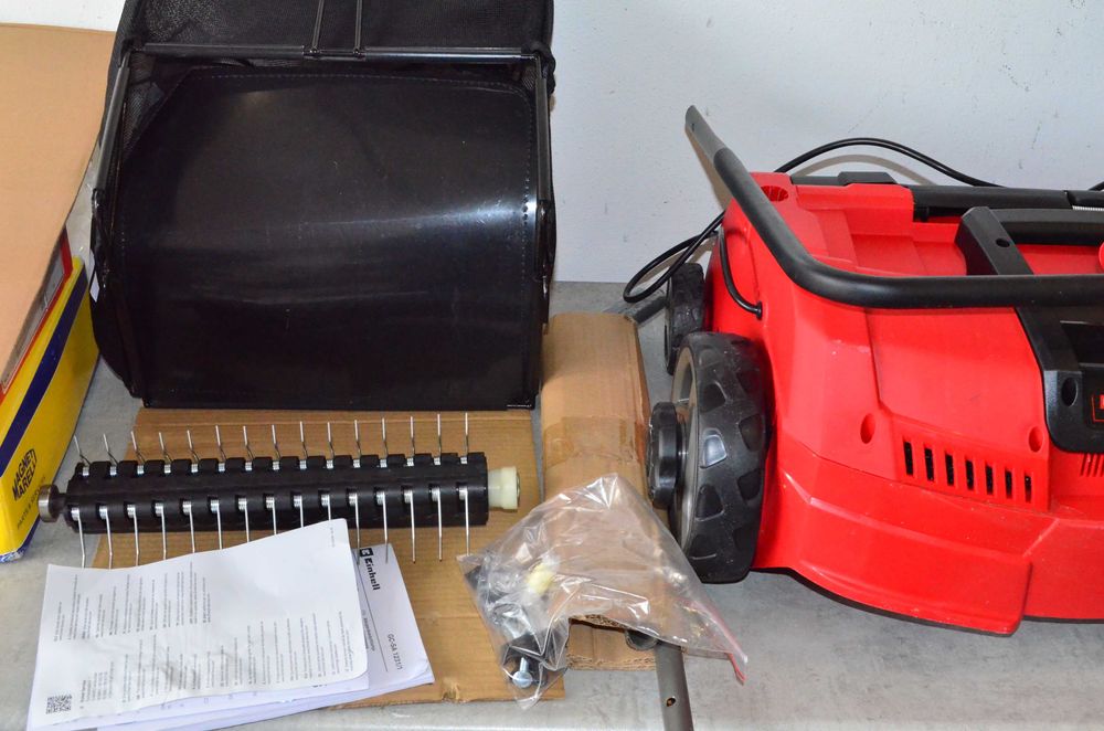 Wertykulator  spulchniacz Einhell 31 cm 1200 W GC-SA 1231/1