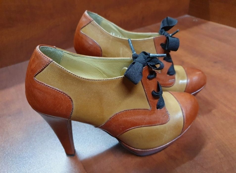 EDEO r 37 skórzane półbuty na obcasie sznurowane wiosenne czółenka