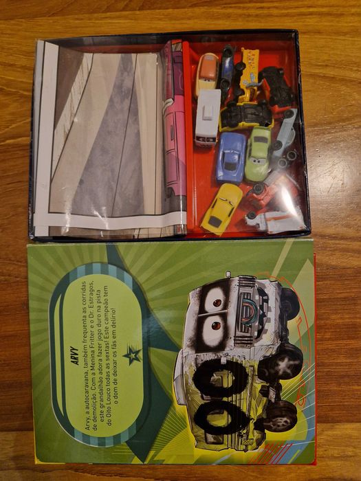 Livro atividades Cars 3