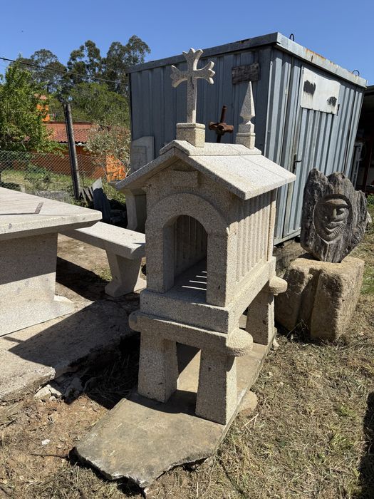 Mesa e bancos em Pedra