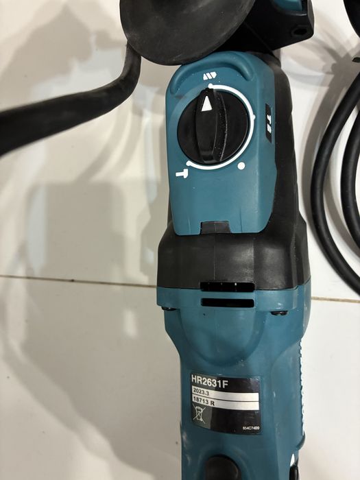 Martelo SDS 240v topo MAKITA hr2631f novo a estrear custa  €285 N/loja