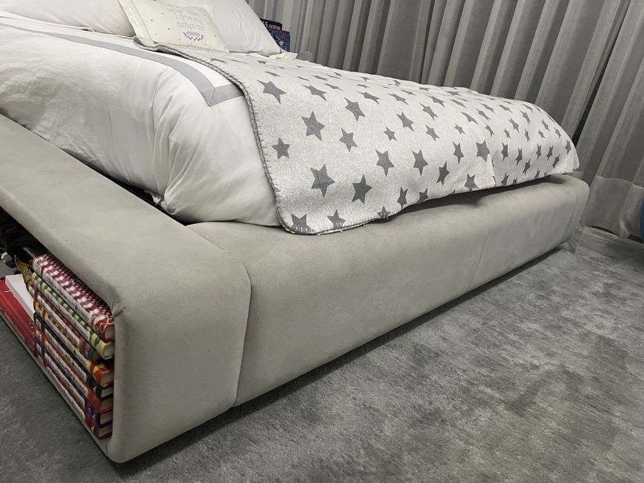 Cama de casal moderna