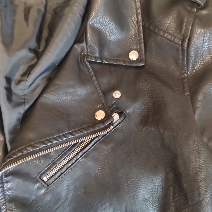 Куртка жіноча шкіряна