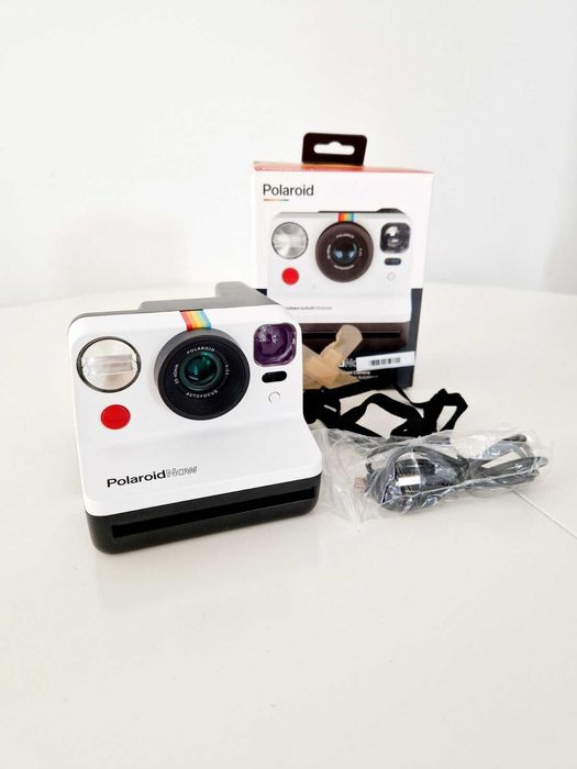 Nowy Polaroid NOW czarno - biały