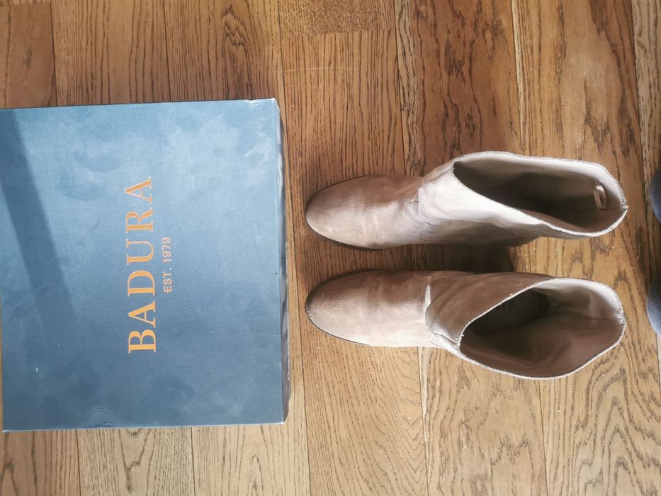 Botki zamszowe Badura 38 na platformie