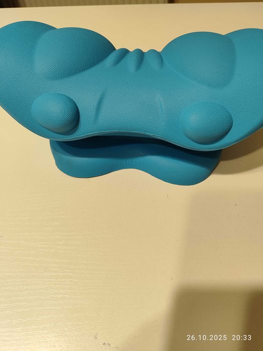 Poduszka pod kark, masażer