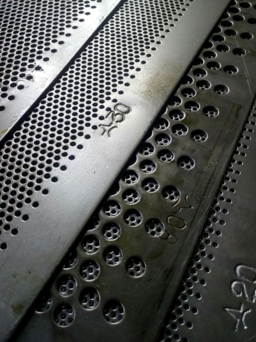 Решета к дробилкам ДДМ 500х1575 мм 1,5;2,0;3,0 мм.Молотки,ножі