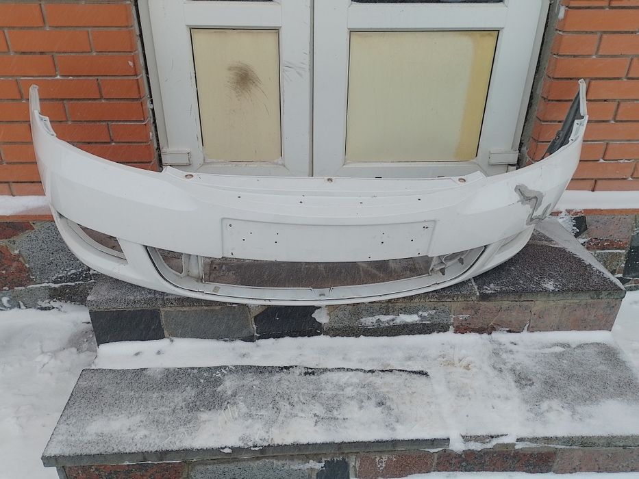 Продам передній бампер Шкода Октавія А5 2012року