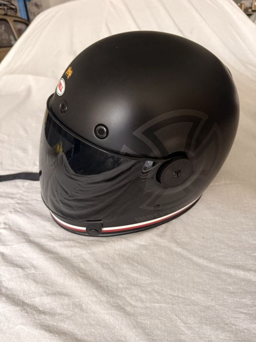 Capacete Bell x Independent