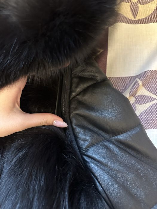 Чорна шуба з натурального хутра, відмінний стан.