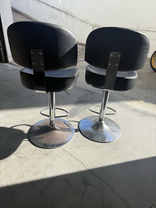 Bancos em napa preto ( preço para desocupar)