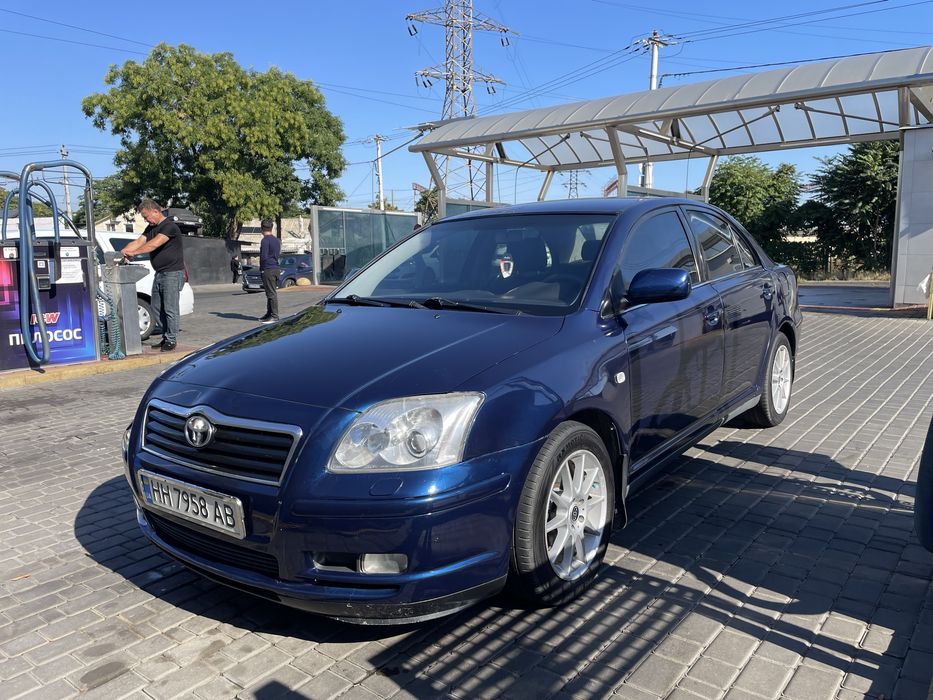 Продам тойоту авенсіс 1.8