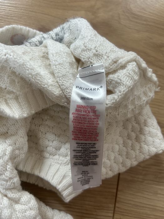 Sweterek dziewczęcy Primark