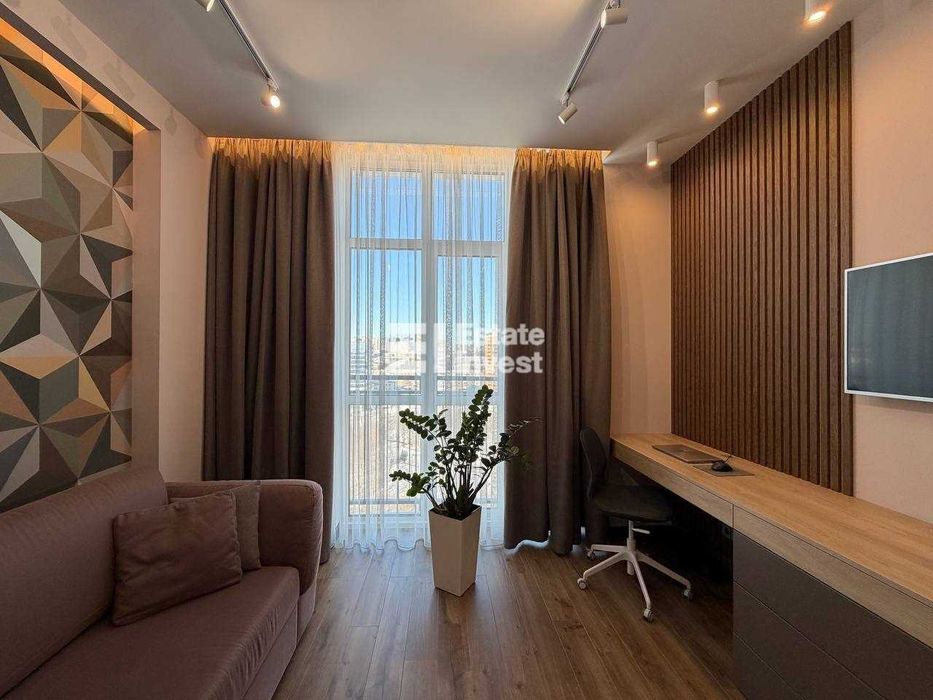 Продам 3 кімн. квартиру по вул. Дмитра Антоненка, 49, ЖК Ключ
