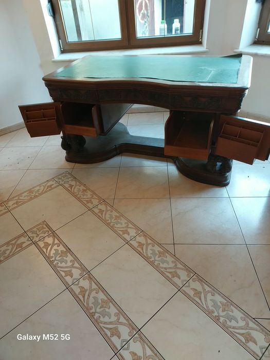 Stylowe biurko zabytek