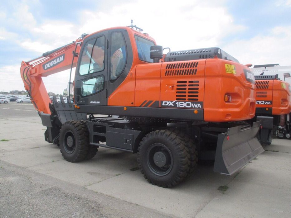 Аренда трактора с навесным оборудованием, грунтофреза