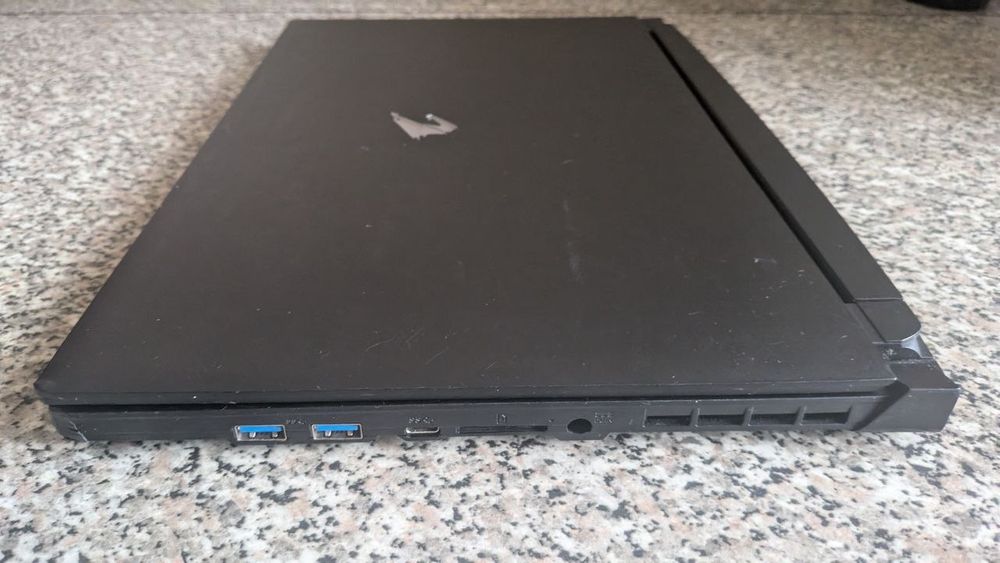 Gigabyte AORUS 15G YC i7 10750H GTX 1660Ti 6Gb