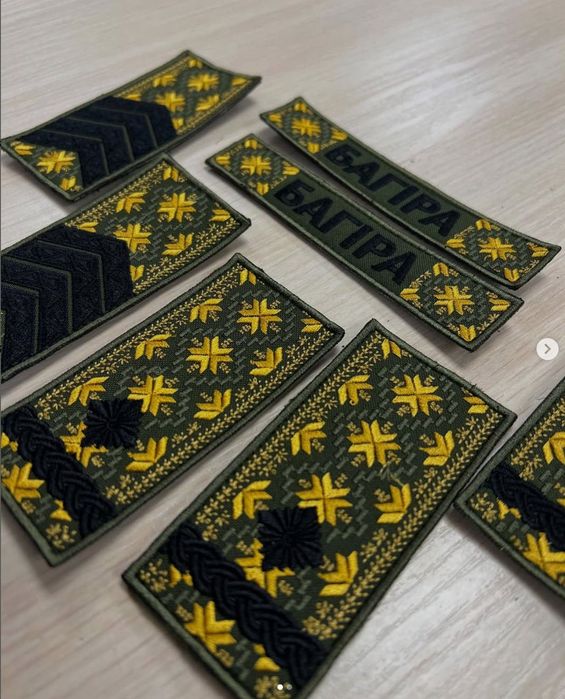Погони, звання, позивні, прізвища. Індивідуальні Вишиті Шеврони