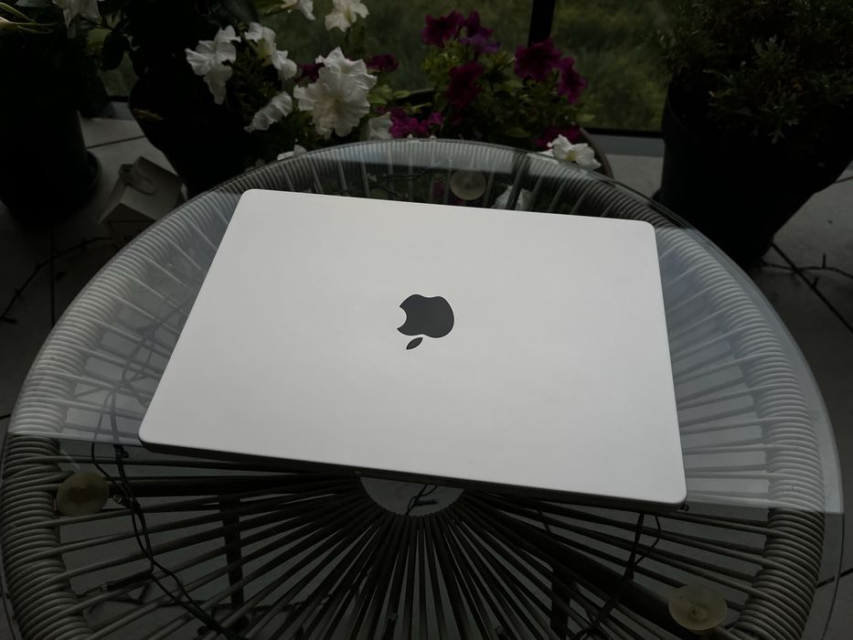 MacBook Pro 14” M1 Pro 10 CPU/16 GPU, 16GB, 1TB, Silver – jak nowy