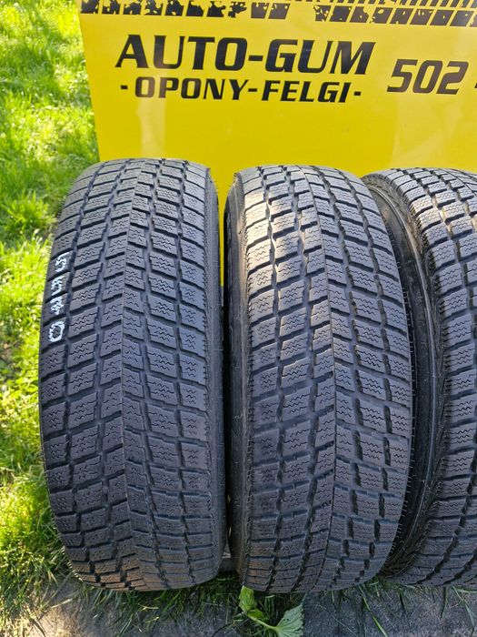 Opony Zimowe 215/70R16 Nexen Winguard SUV 4sztuki Montaż